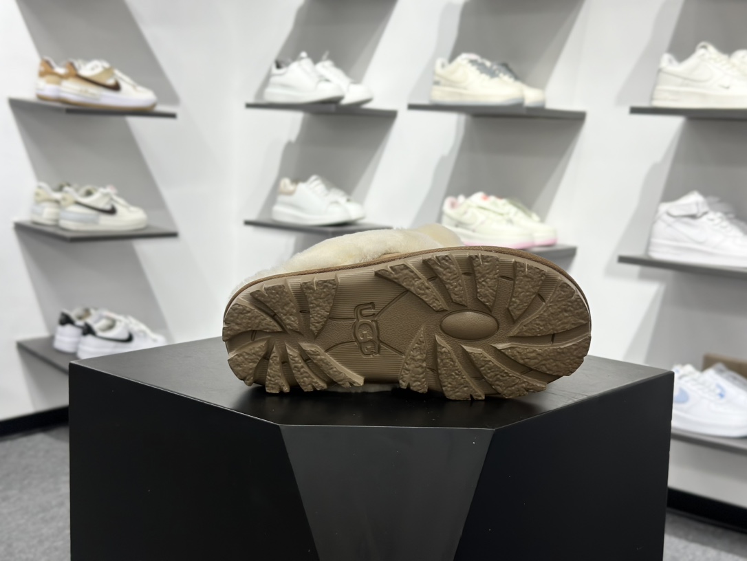 200 星拖薄底栗色 女鞋UGG W Disquette Slipper Chestnut 蒂茨库特系列穆勒风包头舒适露跟半拖鞋