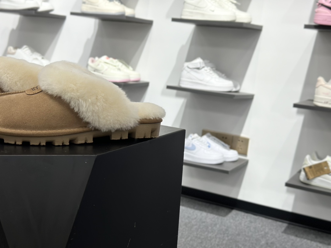 200 星拖薄底栗色 女鞋UGG W Disquette Slipper Chestnut 蒂茨库特系列穆勒风包头舒适露跟半拖鞋