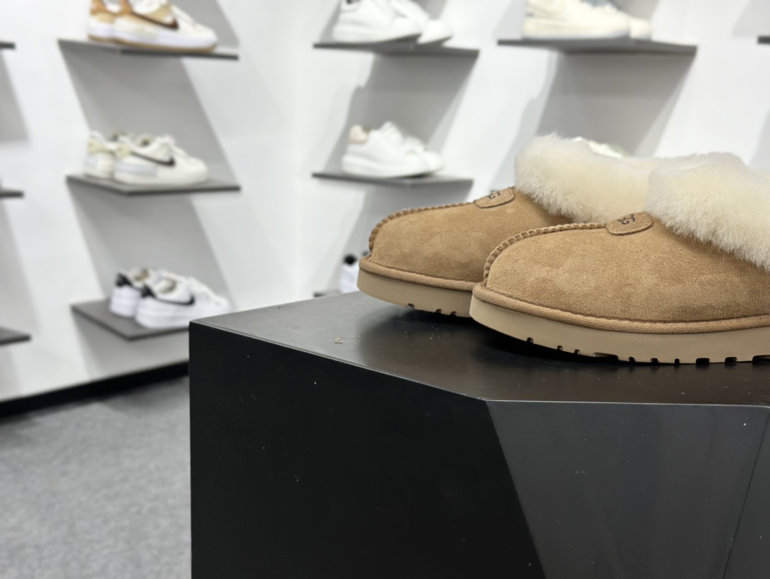 220 塔次特薄栗色 UGG W Tazzla 塔次特系列低帮时尚百搭舒适保暖休闲便鞋 1134810-CHE