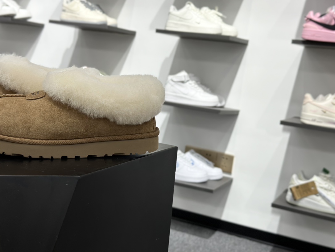 220 塔次特薄栗色 UGG W Tazzla 塔次特系列低帮时尚百搭舒适保暖休闲便鞋 1134810-CHE