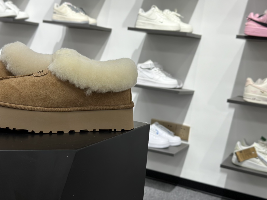 250 塔次特厚栗色 UGG W Tazzla 塔次特系列低帮时尚百搭舒适保暖休闲便鞋