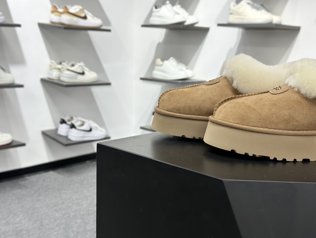 250 塔次特厚栗色 UGG W Tazzla 塔次特系列低帮时尚百搭舒适保暖休闲便鞋