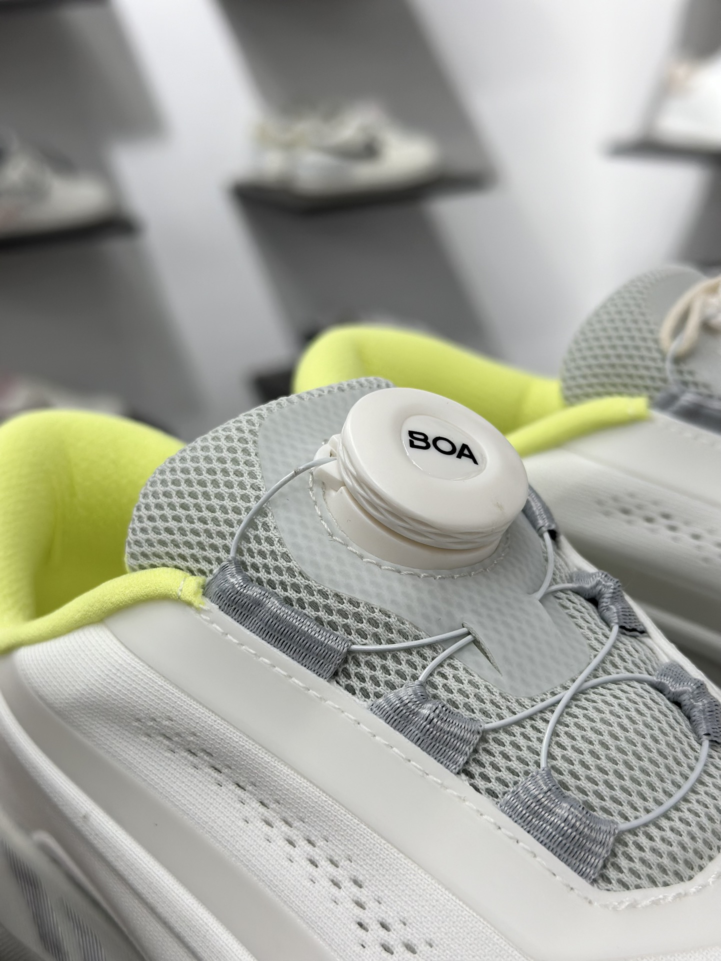 280 迪桑特DESCENTE WIRE 3.0 舒适百搭防滑耐磨 低帮 休闲跑步鞋 D5231RRN26