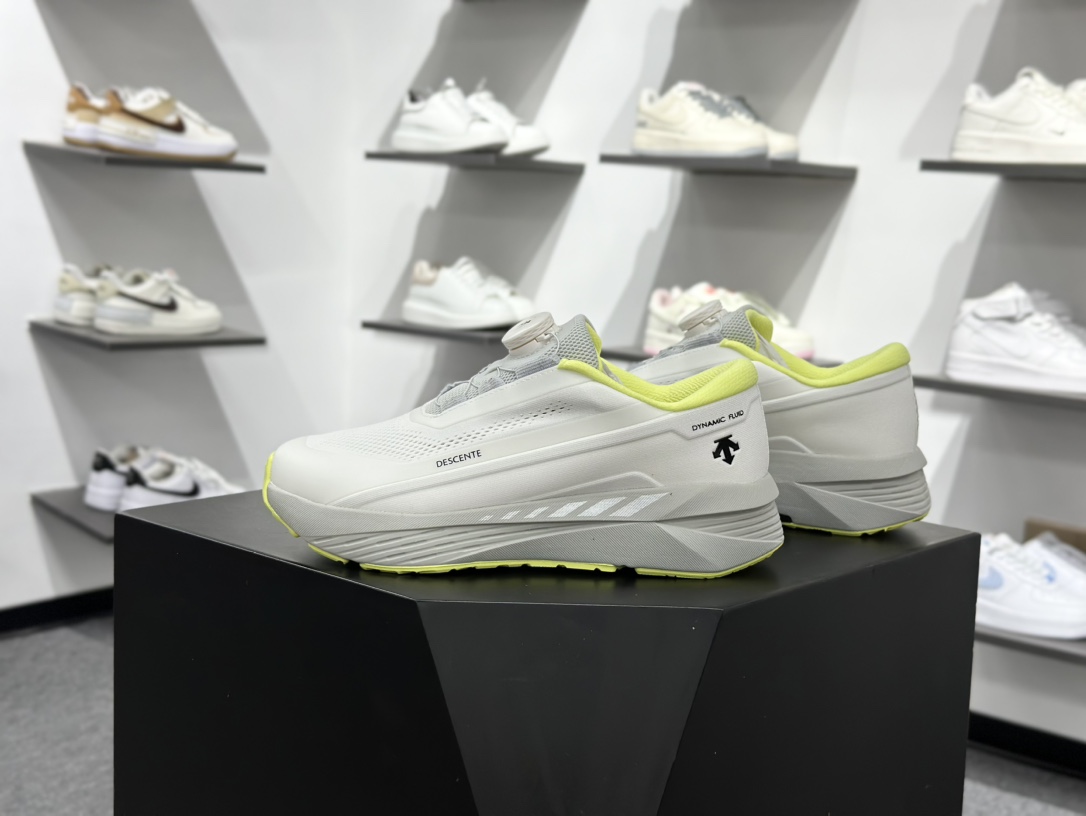 280 迪桑特DESCENTE WIRE 3.0 舒适百搭防滑耐磨 低帮 休闲跑步鞋 D5231RRN26