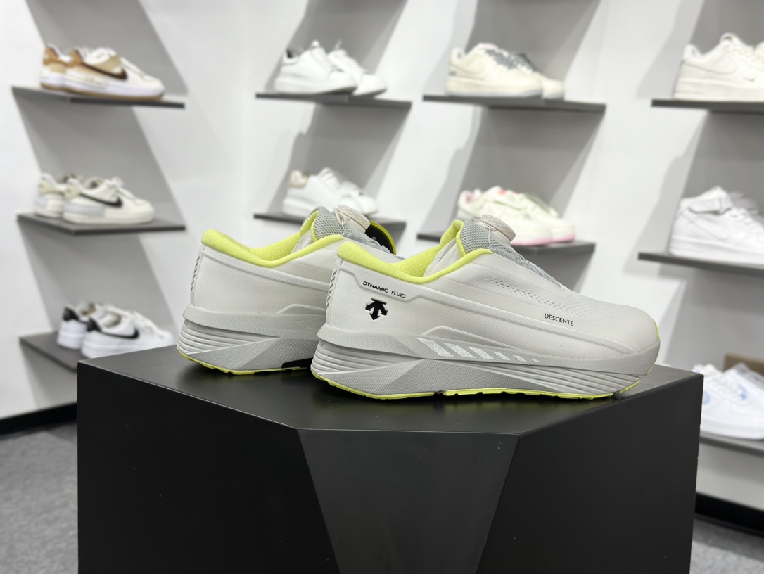 280 迪桑特DESCENTE WIRE 3.0 舒适百搭防滑耐磨 低帮 休闲跑步鞋 D5231RRN26