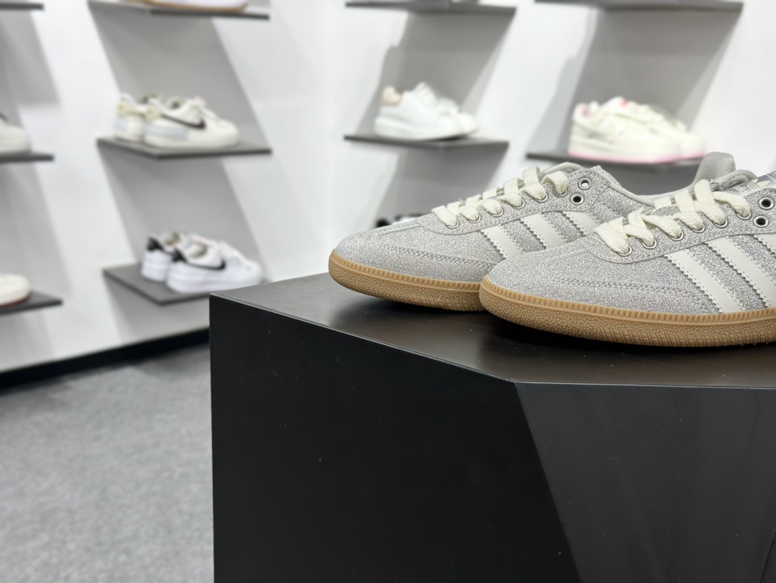 Adidas三叶草SAMBA 银白 休闲板鞋 KI6264-Top High Quatity Cheap Sneakers Fashion Clothing Clothes Bags handbags Shoes of all Brand wholesale With The best Quality And Beautiful Price from China Factory Chinese suppliers wholesaler seller Adidas三叶草SAMBA 银白 休闲板鞋 KI6264