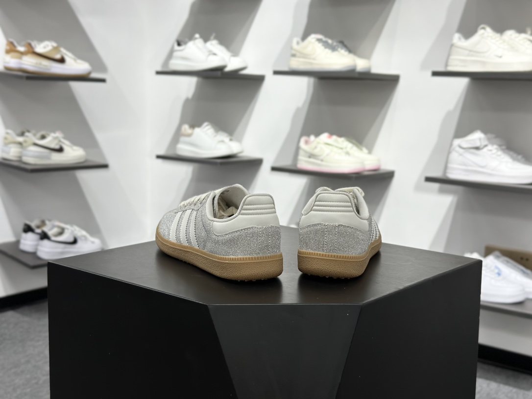 Adidas三叶草SAMBA 银白 休闲板鞋 KI6264-Top High Quatity Cheap Sneakers Fashion Clothing Clothes Bags handbags Shoes of all Brand wholesale With The best Quality And Beautiful Price from China Factory Chinese suppliers wholesaler seller Adidas三叶草SAMBA 银白 休闲板鞋 KI6264