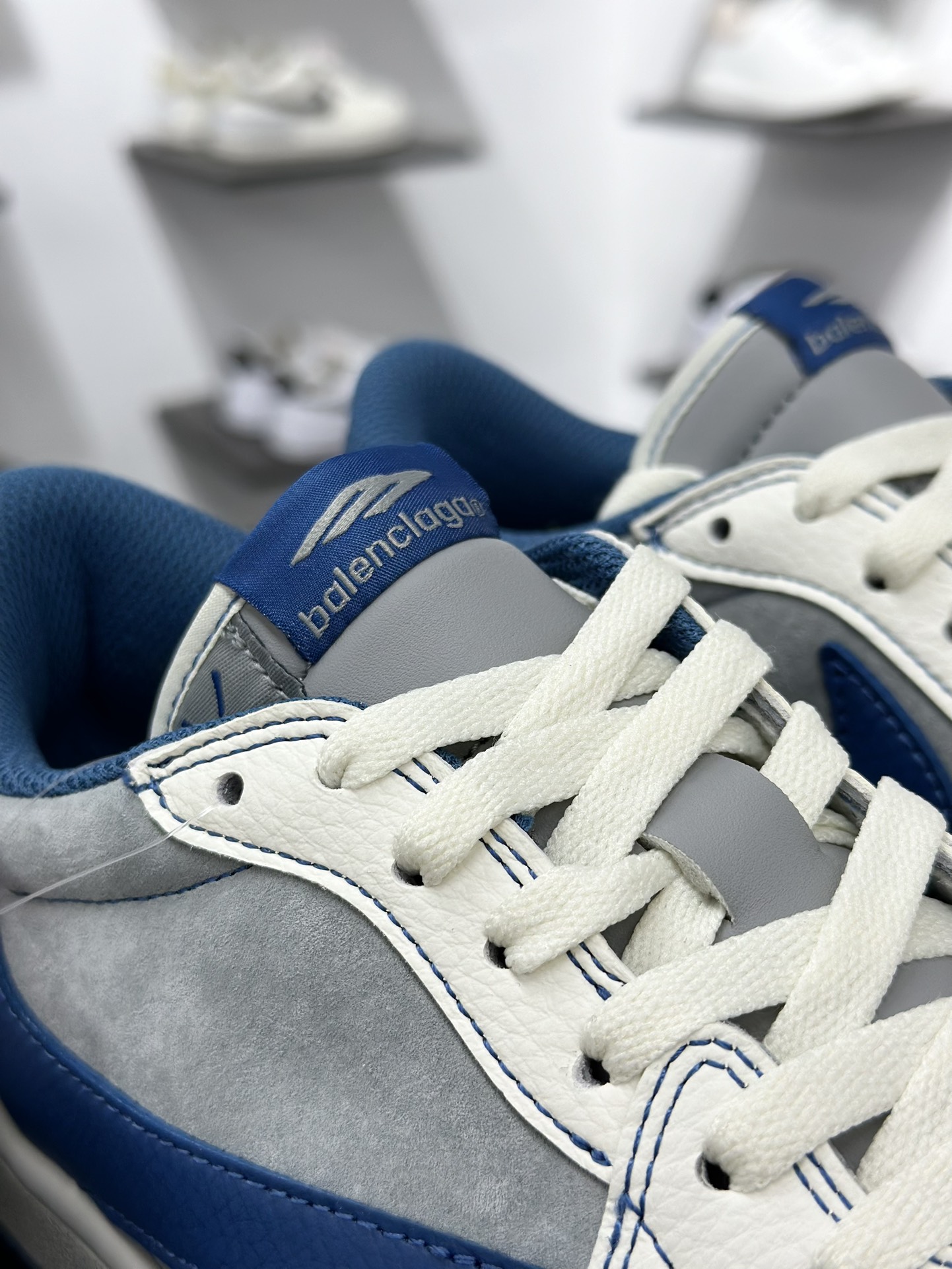 200 Travis Scott x Nike Air Jordan 1 Low x Balenciaga Air Jordan 1 Low 反转白灰蓝小钩倒钩 XD1568-105