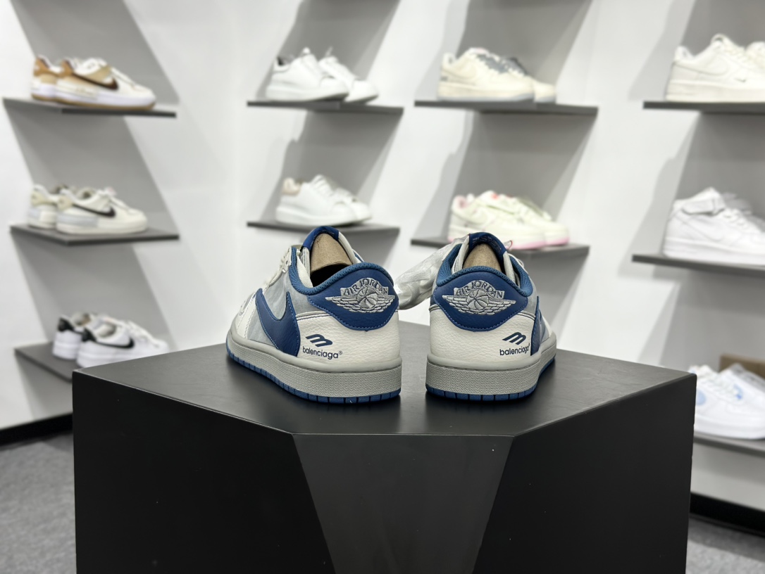 200 Travis Scott x Nike Air Jordan 1 Low x Balenciaga Air Jordan 1 Low 反转白灰蓝小钩倒钩 XD1568-105