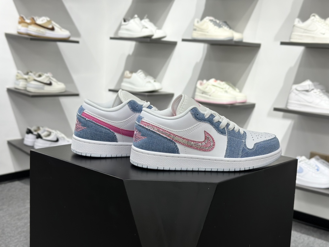 Air Jordan 1 Low 牛仔蓝粉钻钩 HQ2001-400