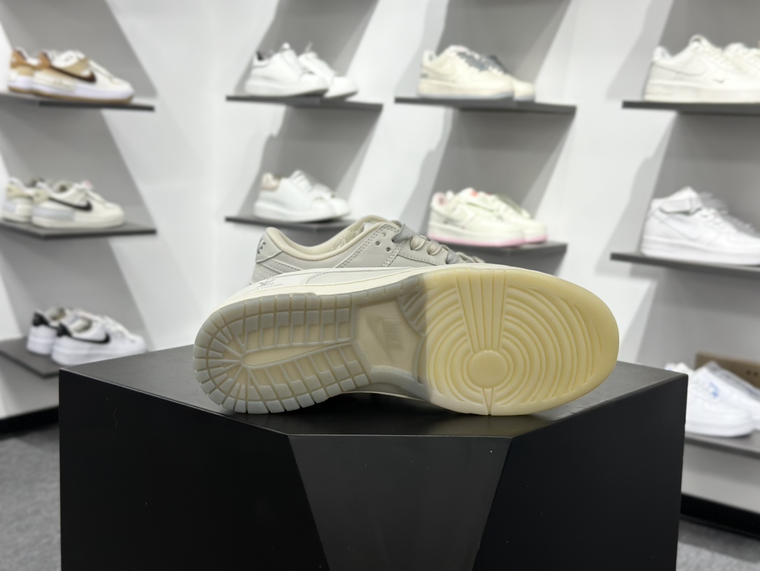 NK Dunk Low Retro ”DIY高端定制” LV米白灰小双钩 低帮休闲运动板鞋 XX3168-190