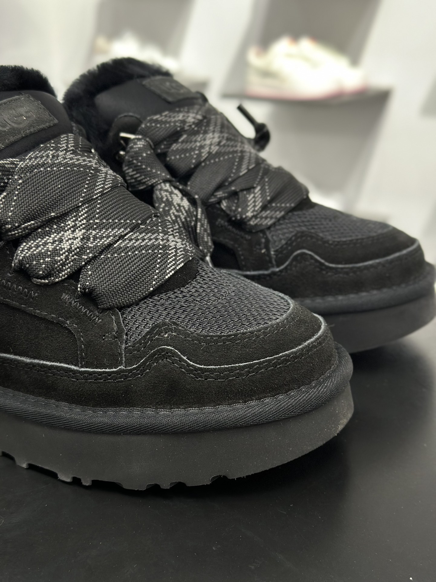 320 UGG 原价4xx 低帮梅尔休闲鞋栗色 黑色 沙色三色