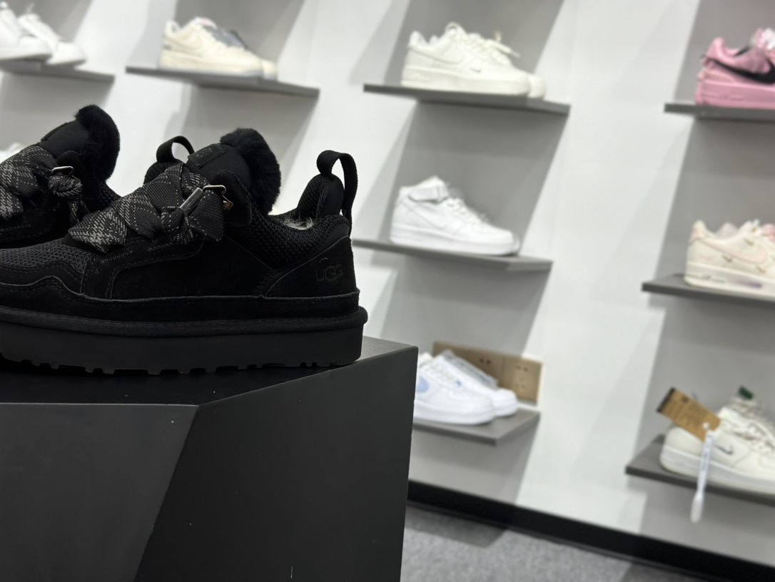 320 UGG 原价4xx 低帮梅尔休闲鞋栗色 黑色 沙色三色