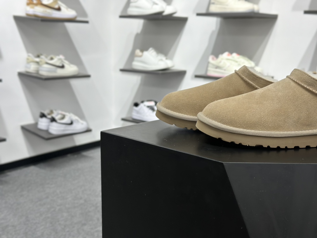 220 UGG Classic Micro 绒面 保暖 套脚舒适 雪地靴-Chinese UA Cheap High Quatity Brand Clothes Bags handbags Sneakers wholesale wholesaler seller from China Factory suppliers Fashion Clothing Shoes best Quality Beautiful Price 220 UGG Classic Micro 绒面 保暖 套脚舒适 雪地靴