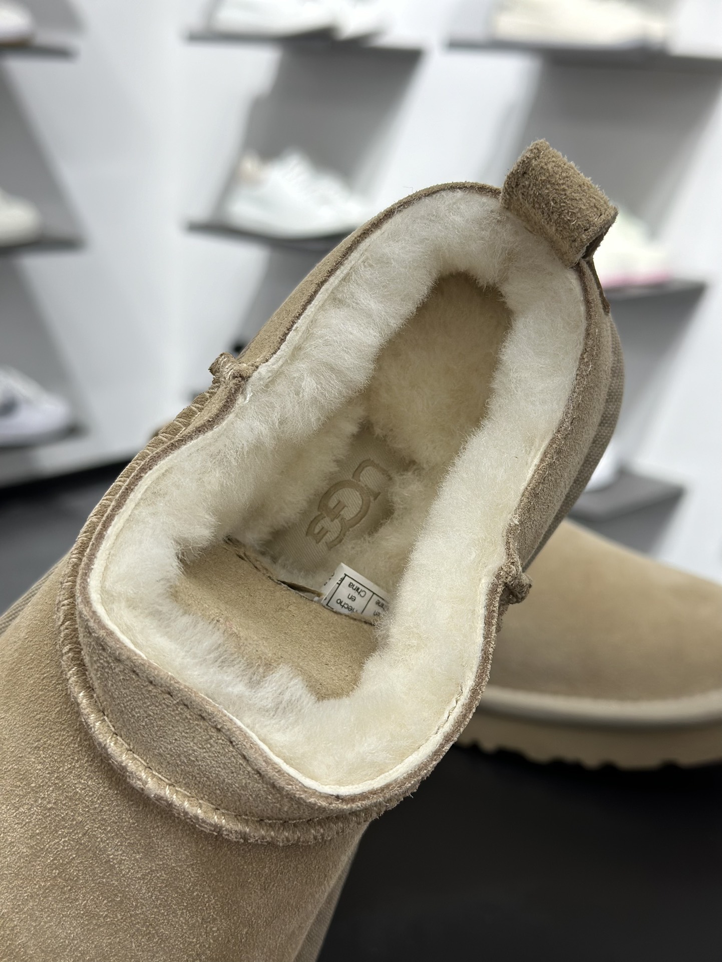 220 UGG Classic Micro 绒面 保暖 套脚舒适 雪地靴-Chinese UA Cheap High Quatity Brand Clothes Bags handbags Sneakers wholesale wholesaler seller from China Factory suppliers Fashion Clothing Shoes best Quality Beautiful Price 220 UGG Classic Micro 绒面 保暖 套脚舒适 雪地靴