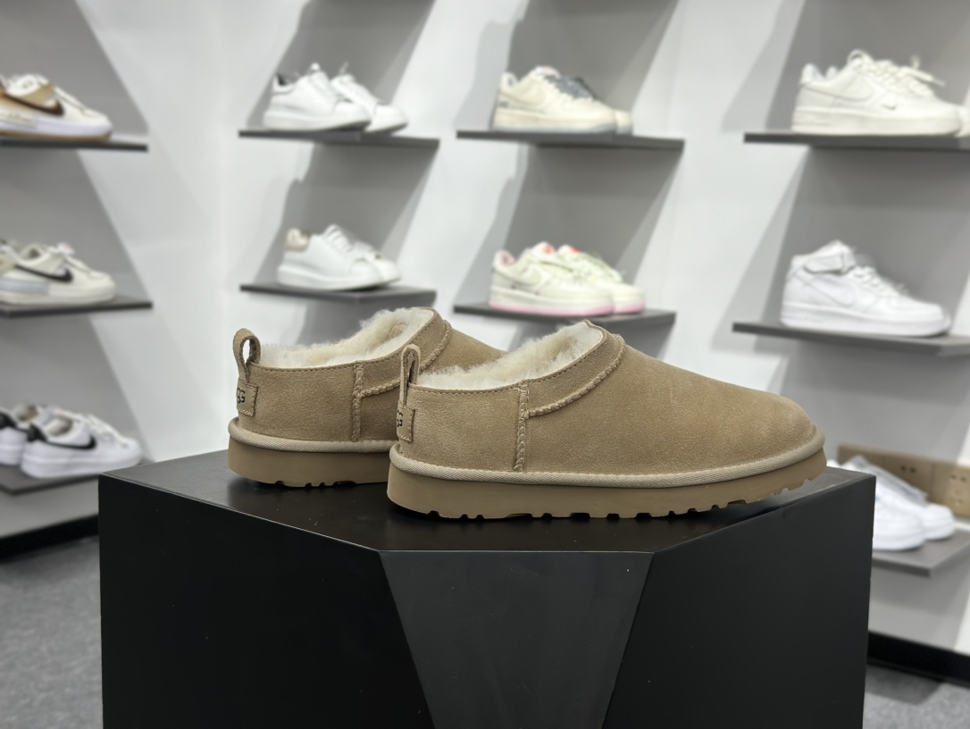 220 UGG Classic Micro 绒面 保暖 套脚舒适 雪地靴-Chinese UA Cheap High Quatity Brand Clothes Bags handbags Sneakers wholesale wholesaler seller from China Factory suppliers Fashion Clothing Shoes best Quality Beautiful Price 220 UGG Classic Micro 绒面 保暖 套脚舒适 雪地靴