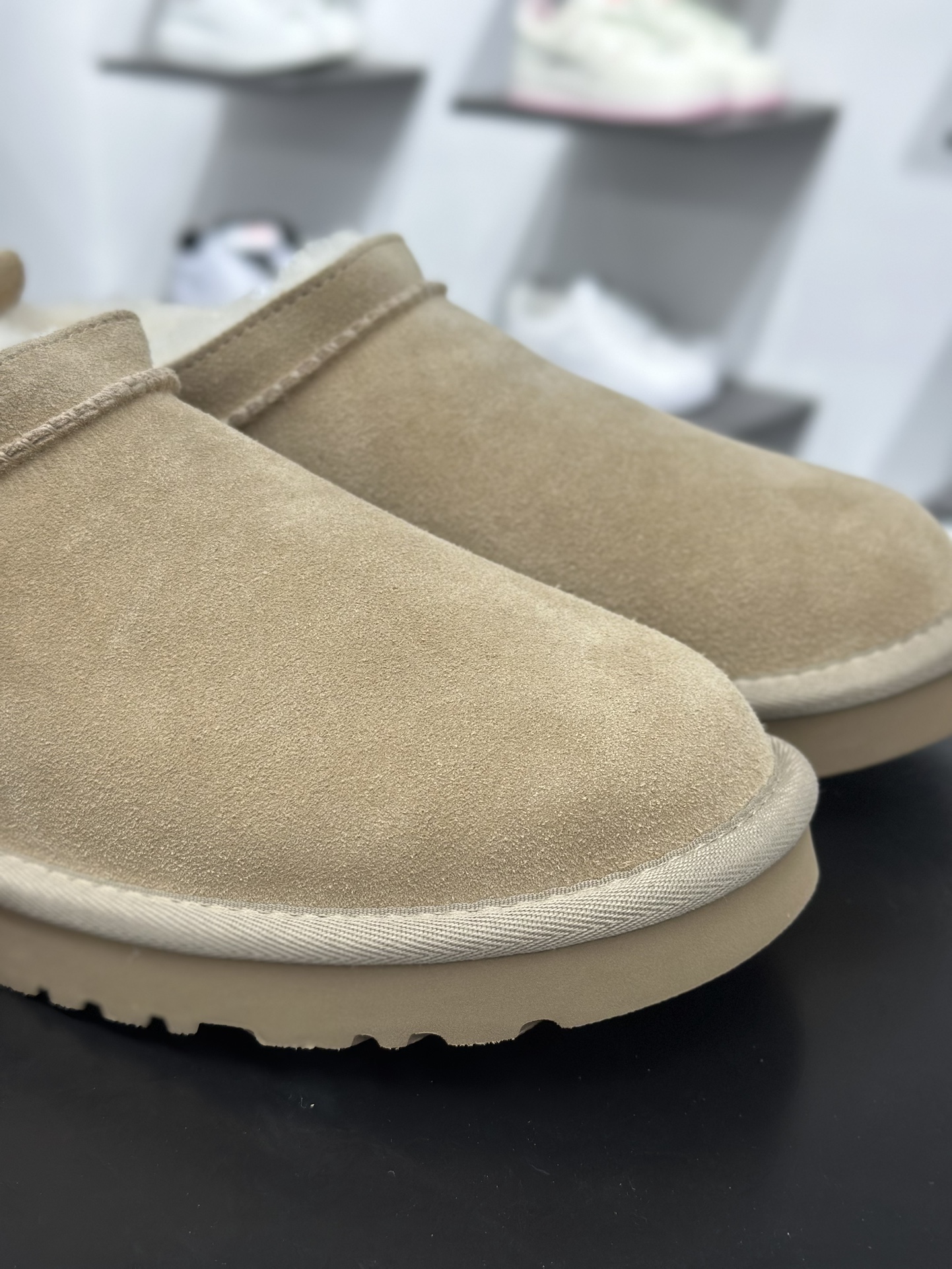 220 UGG Classic Micro 绒面 保暖 套脚舒适 雪地靴-Chinese UA Cheap High Quatity Brand Clothes Bags handbags Sneakers wholesale wholesaler seller from China Factory suppliers Fashion Clothing Shoes best Quality Beautiful Price 220 UGG Classic Micro 绒面 保暖 套脚舒适 雪地靴