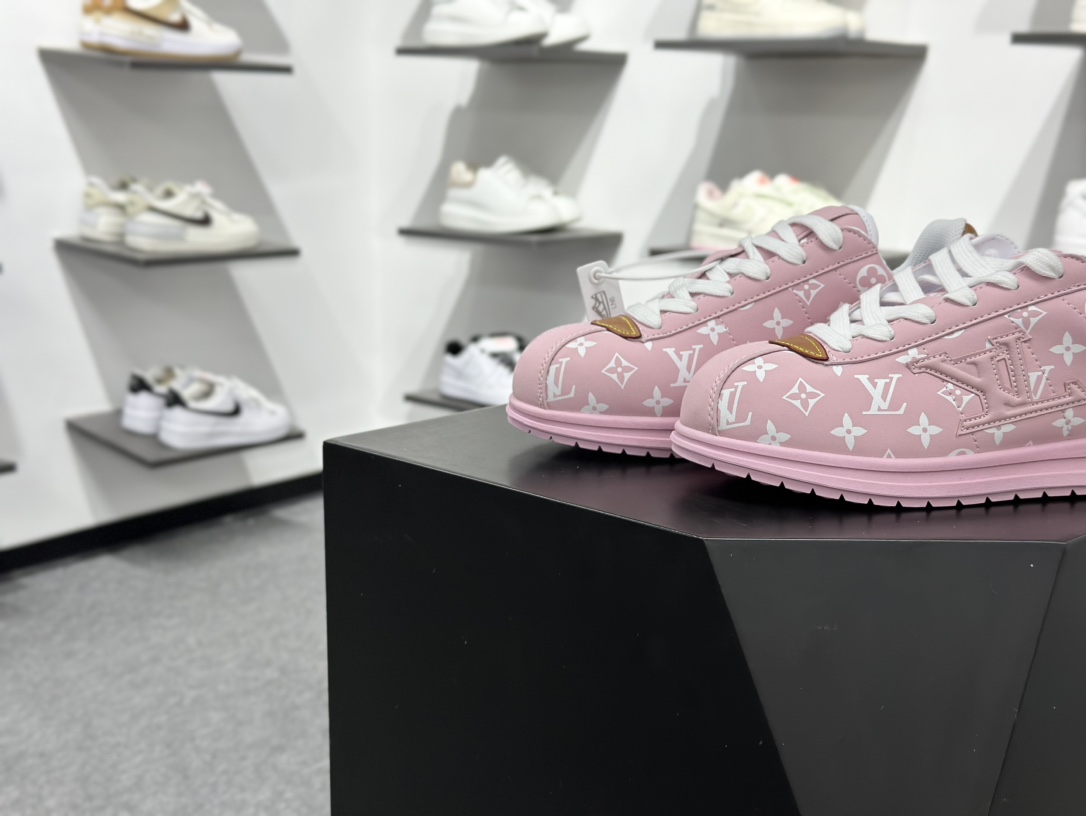 280 Louis Vuitton LV x Nigo联名款 Buttersoft FW25 最新款阿甘休闲运动面包鞋