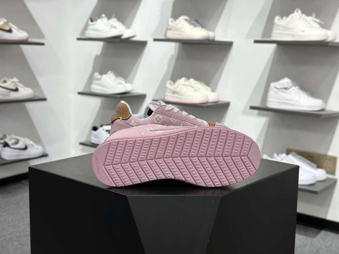 280 Louis Vuitton LV x Nigo联名款 Buttersoft FW25 最新款阿甘休闲运动面包鞋