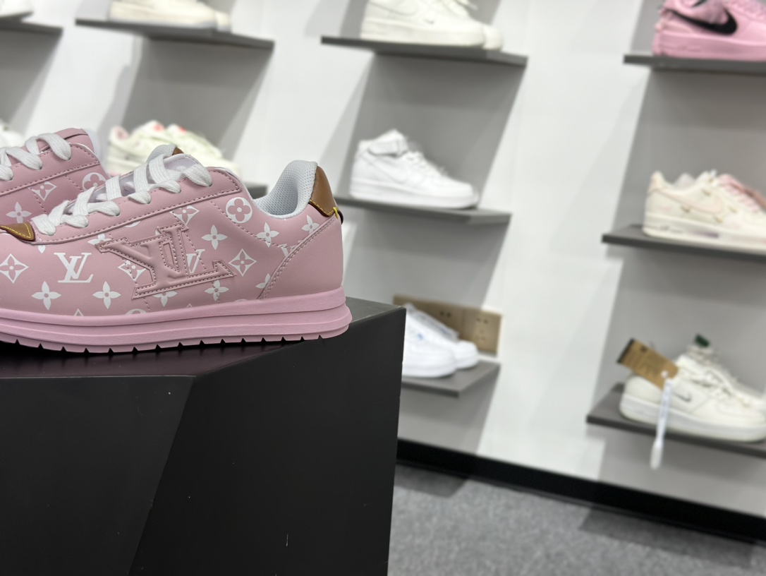 280 Louis Vuitton LV x Nigo联名款 Buttersoft FW25 最新款阿甘休闲运动面包鞋