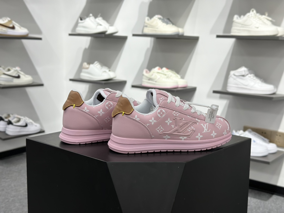 280 Louis Vuitton LV x Nigo联名款 Buttersoft FW25 最新款阿甘休闲运动面包鞋