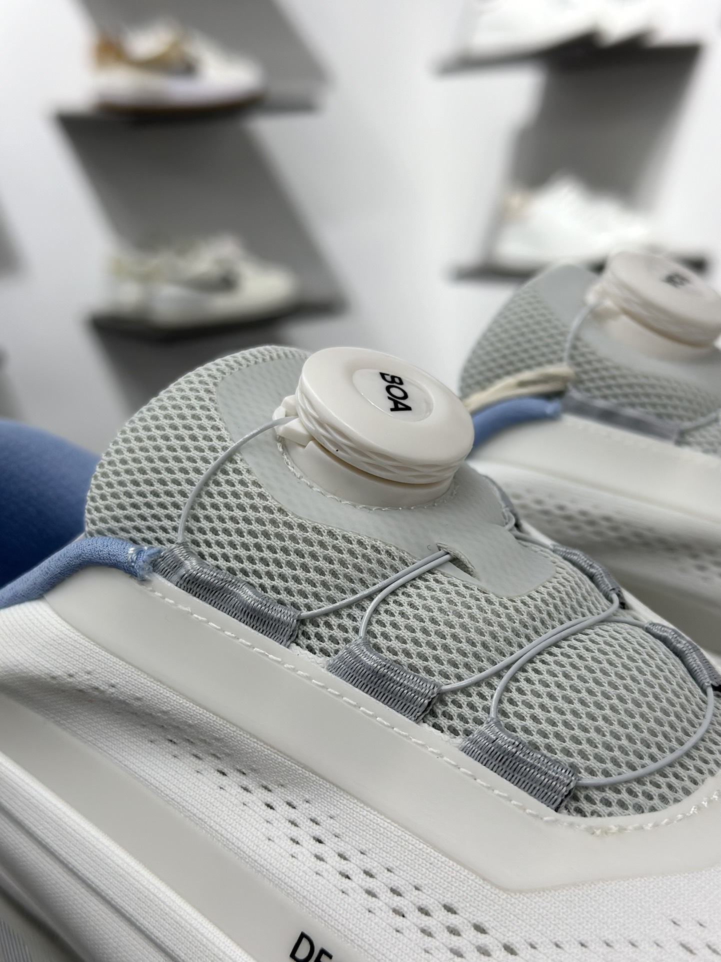 280 迪桑特·DESCENTE LAVITATE II GTX甜美生活2.0GTX系列低帮城市通勤户外休闲运动鞋 D5231RRN26