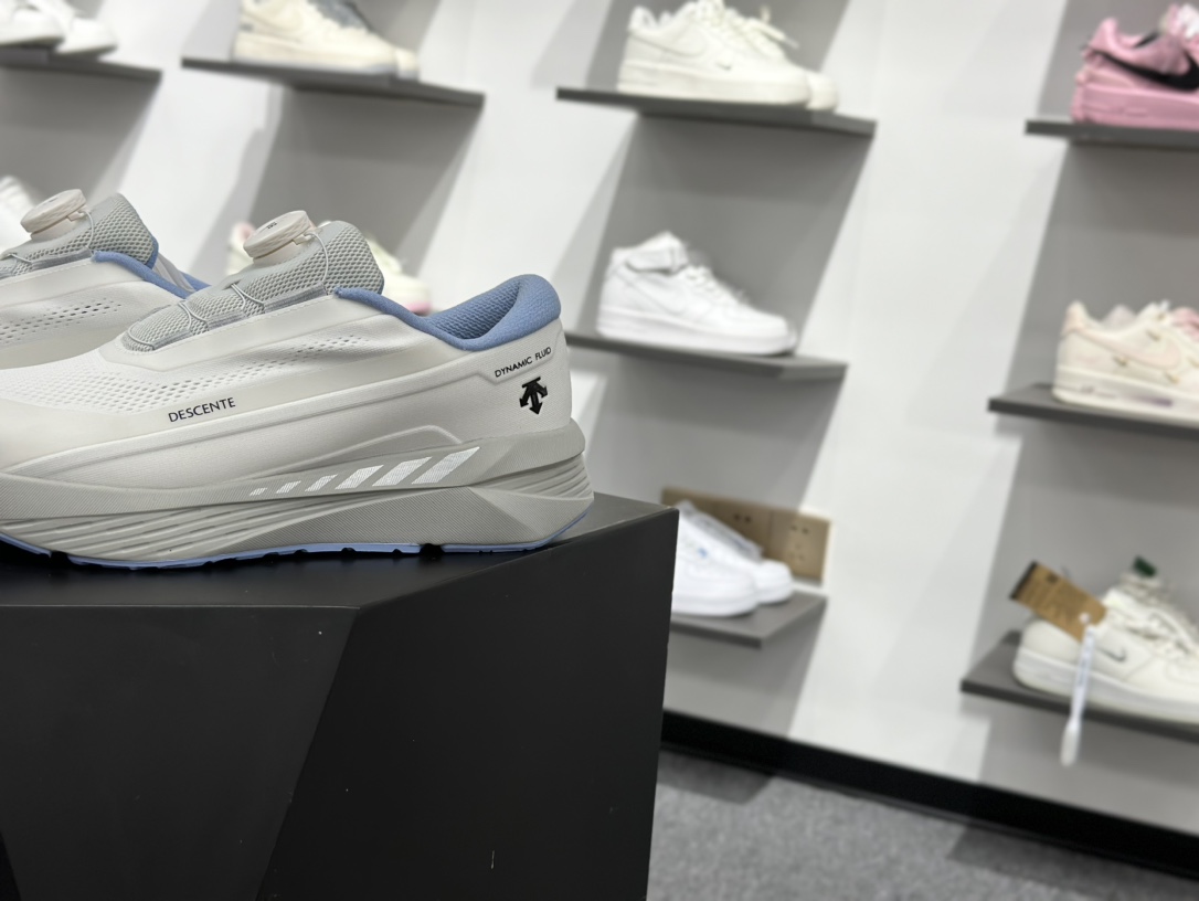 280 迪桑特·DESCENTE LAVITATE II GTX甜美生活2.0GTX系列低帮城市通勤户外休闲运动鞋 D5231RRN26