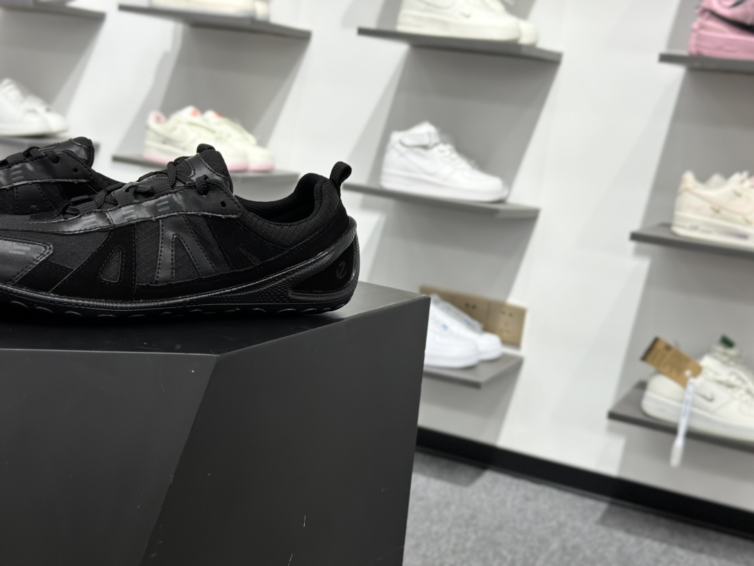 ECCO爱步运动休闲鞋 轻便缓震跑步鞋 802433