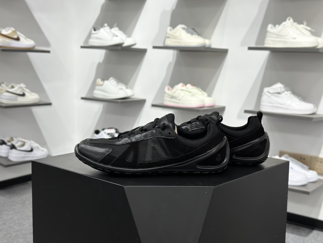 ECCO爱步运动休闲鞋 轻便缓震跑步鞋 802433