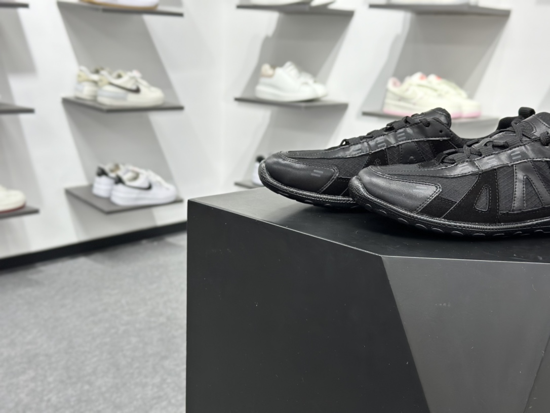 ECCO爱步运动休闲鞋 轻便缓震跑步鞋 802433