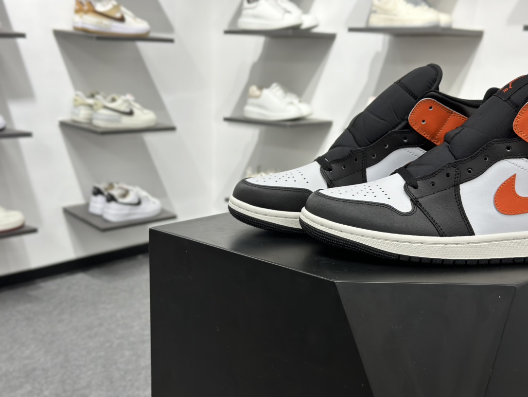 Air Jordan 1 Mid 中帮篮球鞋 灰白蓝勾 精雕细琢鞋型极致 飞翼3D打印改良 DQ8426-801