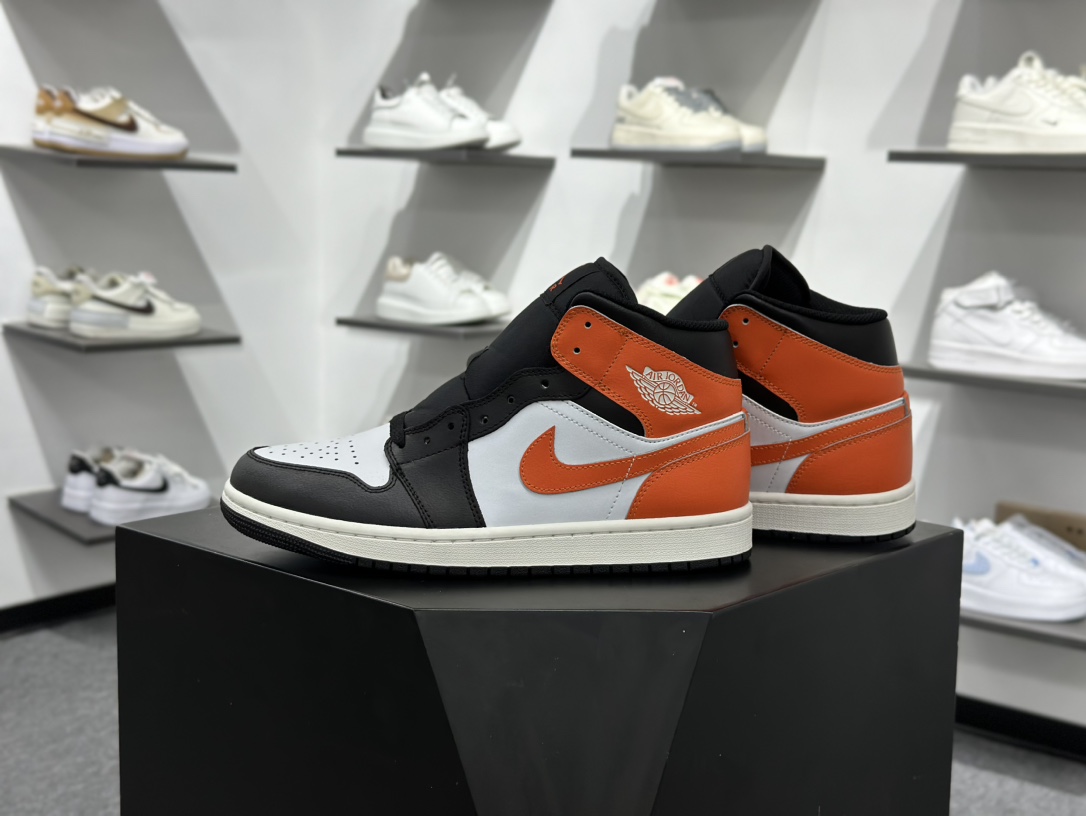 Air Jordan 1 Mid 中帮篮球鞋 灰白蓝勾 精雕细琢鞋型极致 飞翼3D打印改良 DQ8426-801