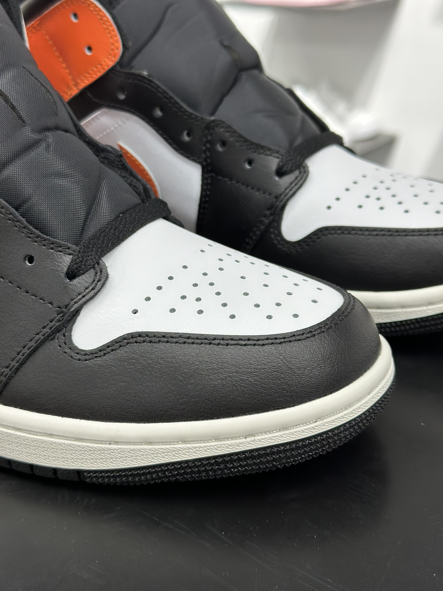 Air Jordan 1 Mid 中帮篮球鞋 灰白蓝勾 精雕细琢鞋型极致 飞翼3D打印改良 DQ8426-801