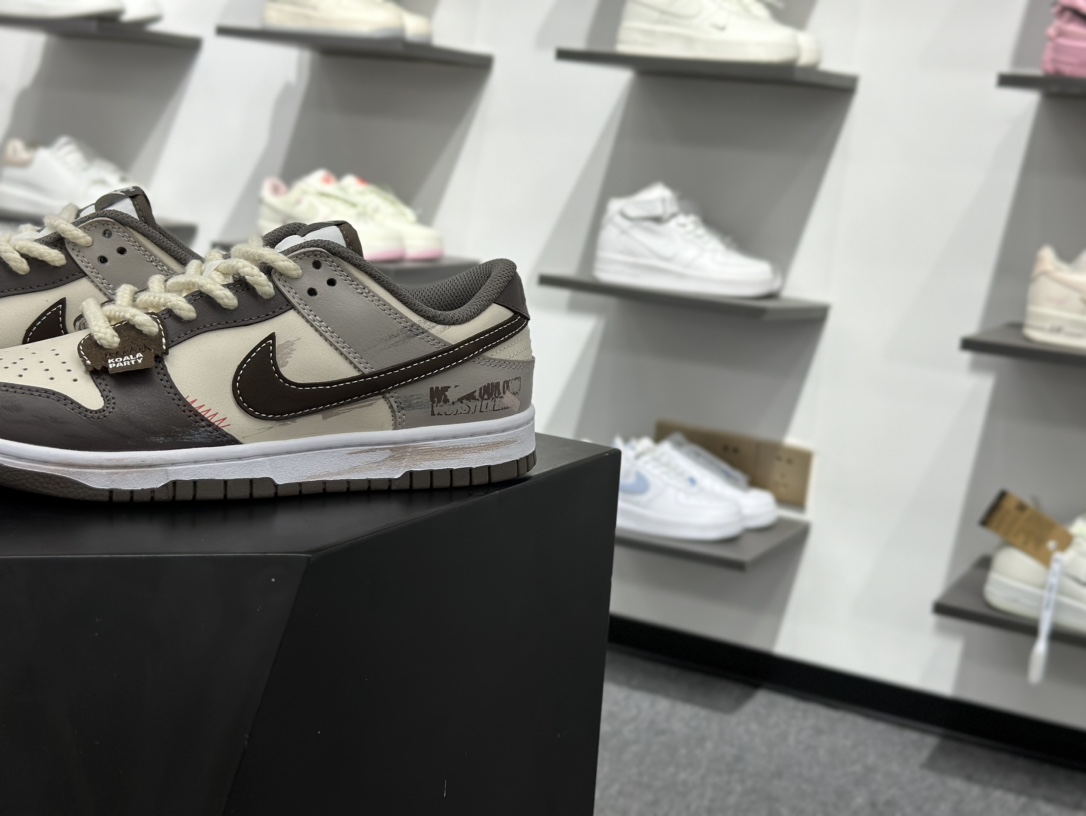 耐克Nike SB Dunk Low”White Cave Stone”扣篮系列低帮休闲运动滑板板鞋 HF5441-111-Top High Quatity Cheap Sneakers Fashion Clothing Clothes Bags handbags Shoes of all Brand wholesale With The best Quality And Beautiful Price from China Factory Chinese suppliers wholesaler seller 耐克Nike SB Dunk Low”White Cave Stone”扣篮系列低帮休闲运动滑板板鞋 HF5441-111
