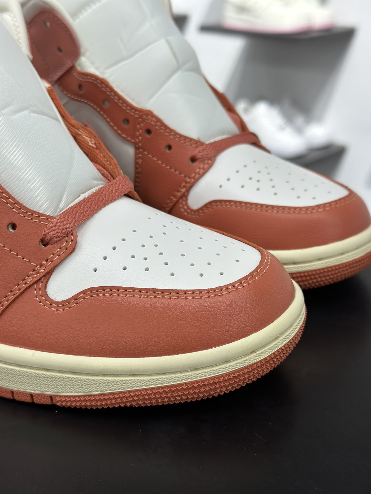 Jordan Air Jordan 1 白粉色 BQ6472-180-Top High Quatity Cheap Sneakers Fashion Clothing Clothes Bags handbags Shoes of all Brand wholesale With The best Quality And Beautiful Price from China Factory Chinese suppliers wholesaler seller Jordan Air Jordan 1 白粉色 BQ6472-180