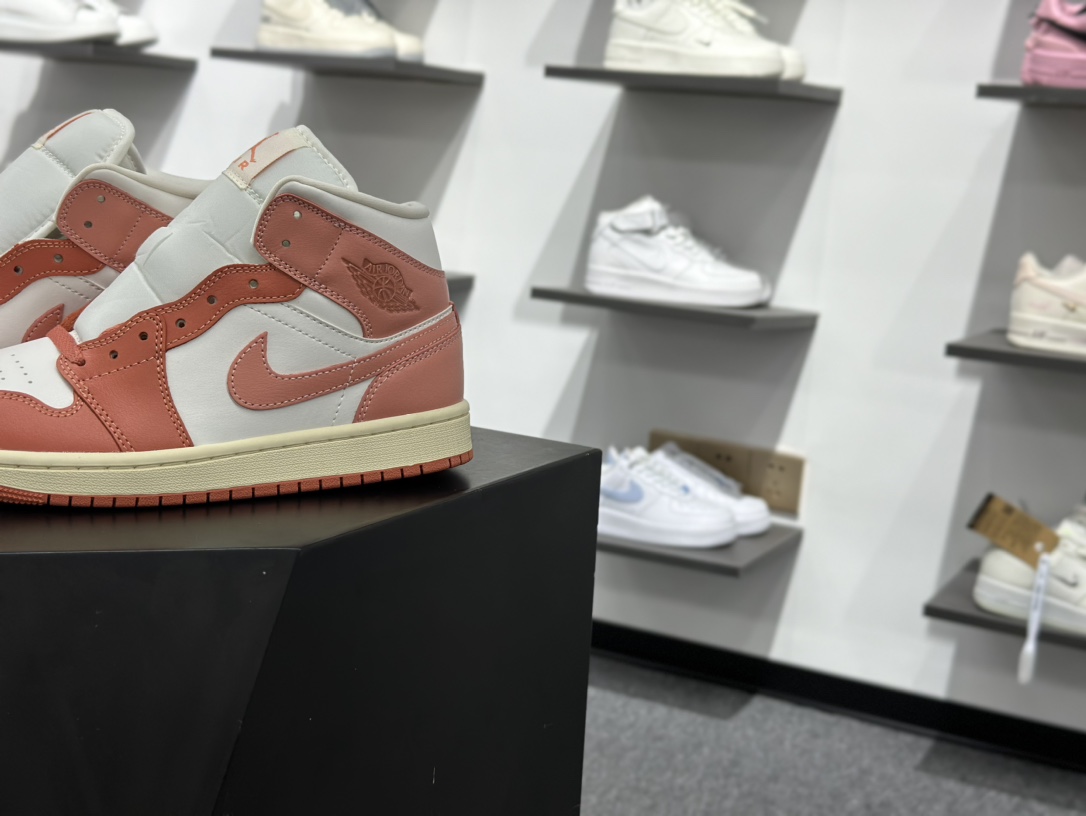 Jordan Air Jordan 1 白粉色 BQ6472-180-Top High Quatity Cheap Sneakers Fashion Clothing Clothes Bags handbags Shoes of all Brand wholesale With The best Quality And Beautiful Price from China Factory Chinese suppliers wholesaler seller Jordan Air Jordan 1 白粉色 BQ6472-180