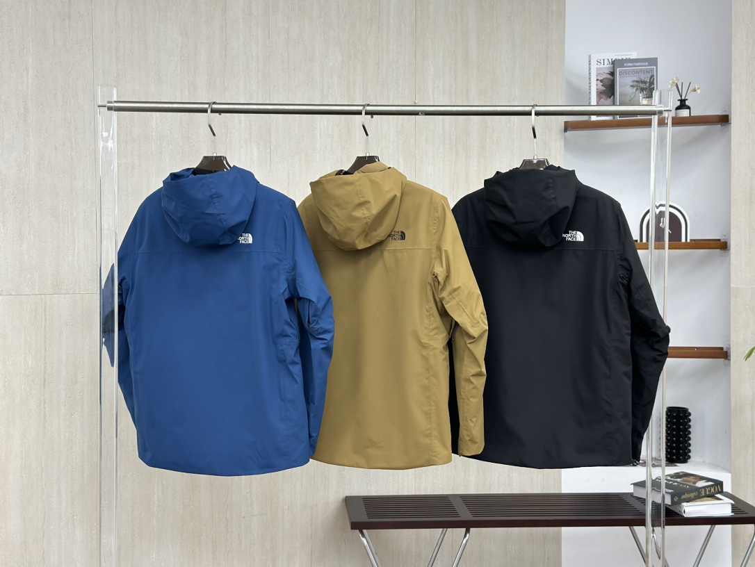 The North Face Triclimate Waterproof Jacket | Detachable 3-in-1 Down Padded Coat 5 i1758862884 9091 2