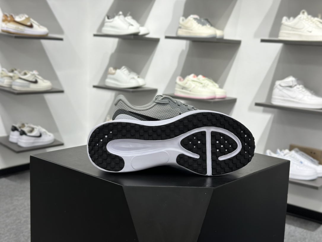 Nike Revolution 8 耐克轻便跑步鞋网面透气休闲鞋 HJ9198-004