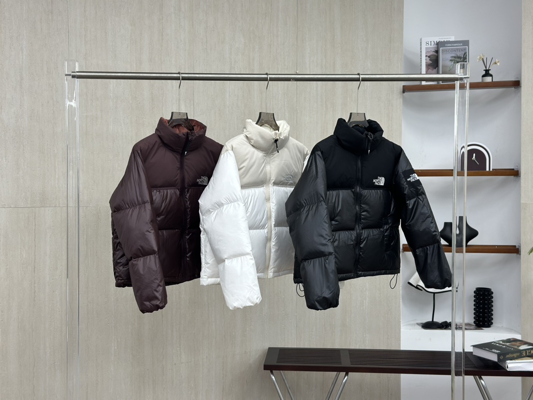 The North Face 82B Women's Short Plaid Goose Down Puffer Jacket 3 i1758964177 9127 0