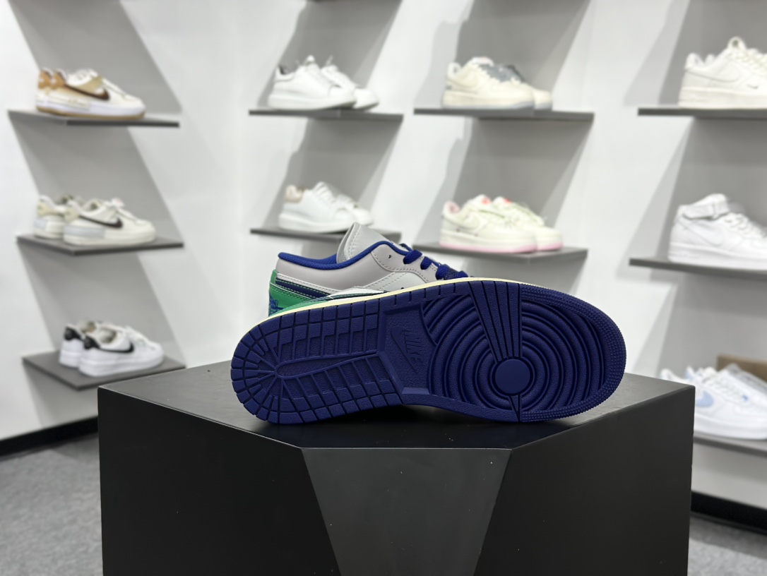 220 Air Jordan 1 Low白绿蓝 553558-147-Chinese UA Cheap High Quatity Brand Clothes Bags handbags Sneakers wholesale wholesaler seller from China Factory suppliers Fashion Clothing Shoes best Quality Beautiful Price 220 Air Jordan 1 Low白绿蓝 553558-147