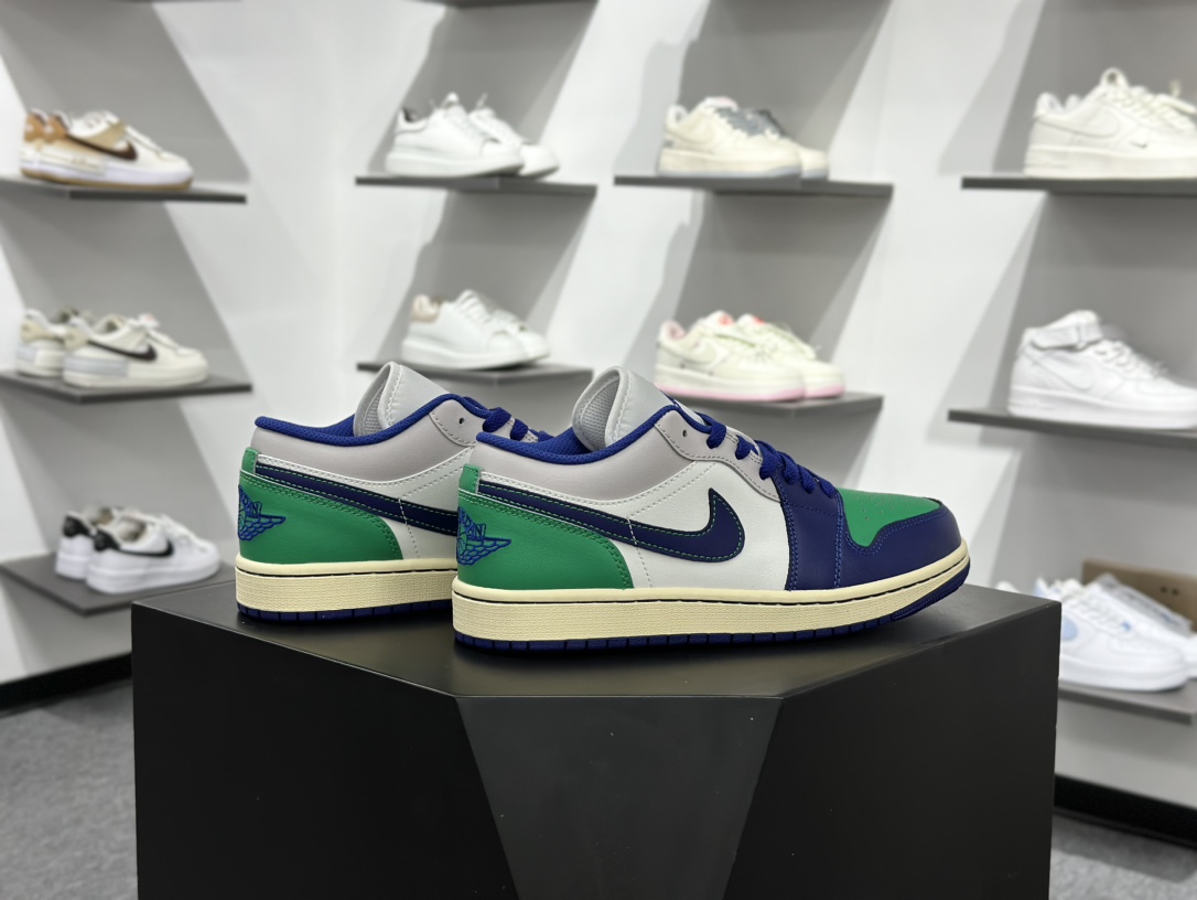 220 Air Jordan 1 Low白绿蓝 553558-147-Chinese UA Cheap High Quatity Brand Clothes Bags handbags Sneakers wholesale wholesaler seller from China Factory suppliers Fashion Clothing Shoes best Quality Beautiful Price 220 Air Jordan 1 Low白绿蓝 553558-147