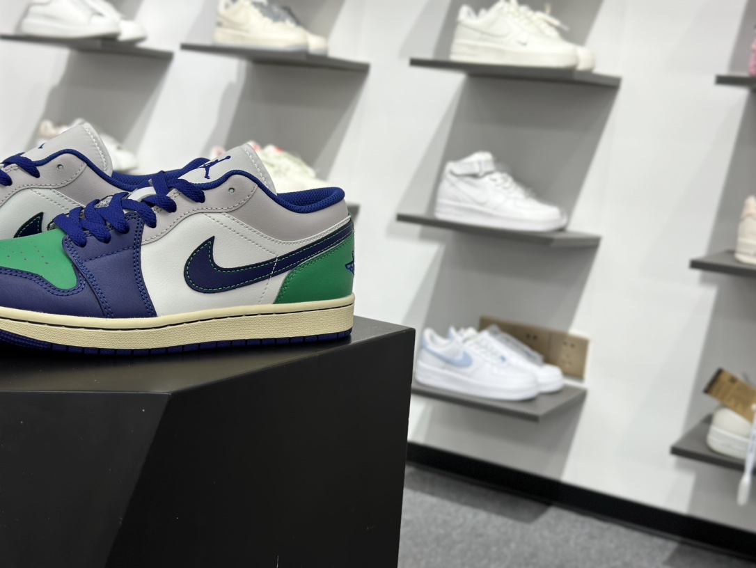 220 Air Jordan 1 Low白绿蓝 553558-147-Chinese UA Cheap High Quatity Brand Clothes Bags handbags Sneakers wholesale wholesaler seller from China Factory suppliers Fashion Clothing Shoes best Quality Beautiful Price 220 Air Jordan 1 Low白绿蓝 553558-147