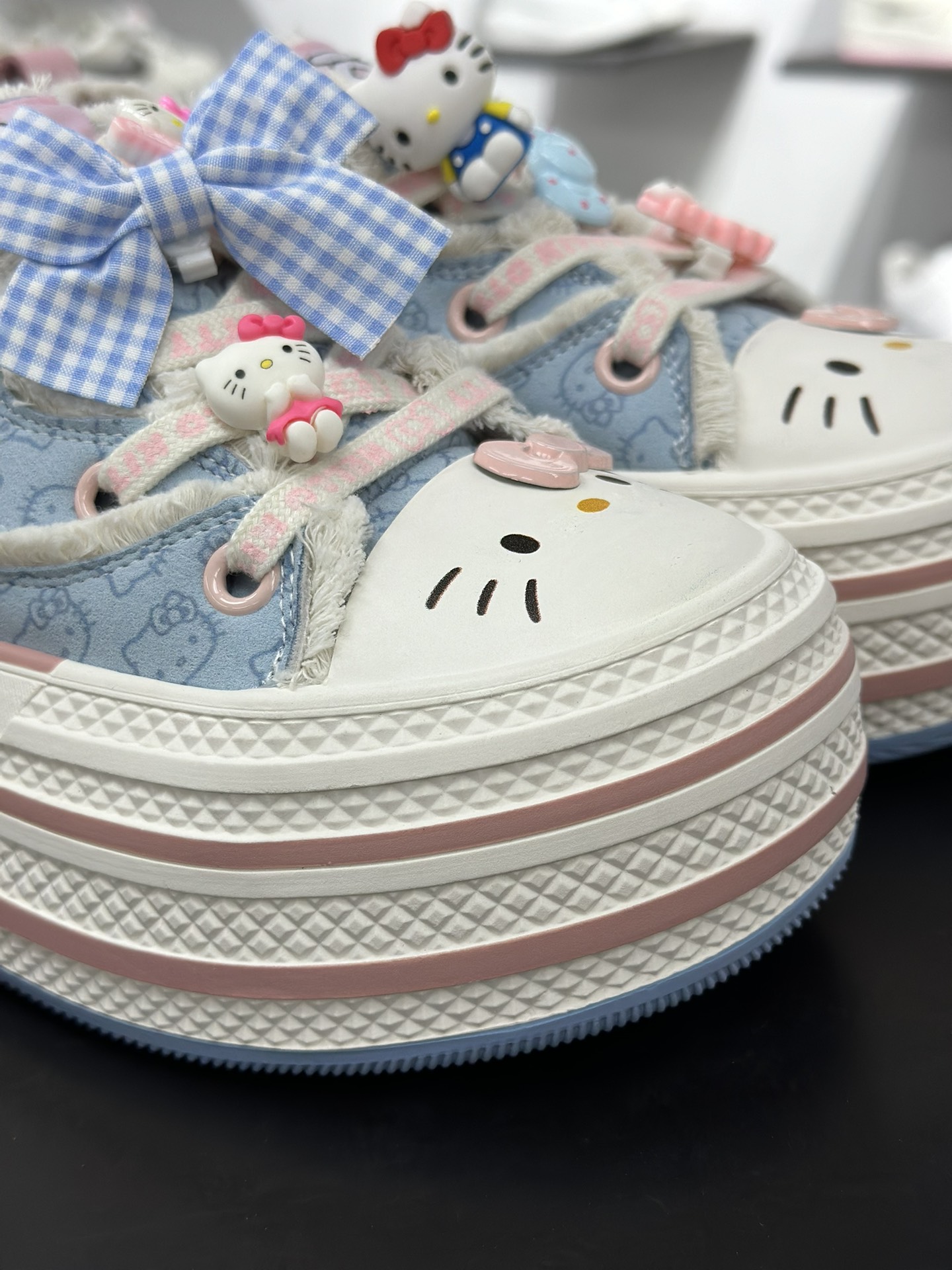 220 Sanrio/三丽鸥 x OLD ORDER 联名限定 凯蒂粉蓝 6.5CM 厚底增高帆布鞋 马卡龙