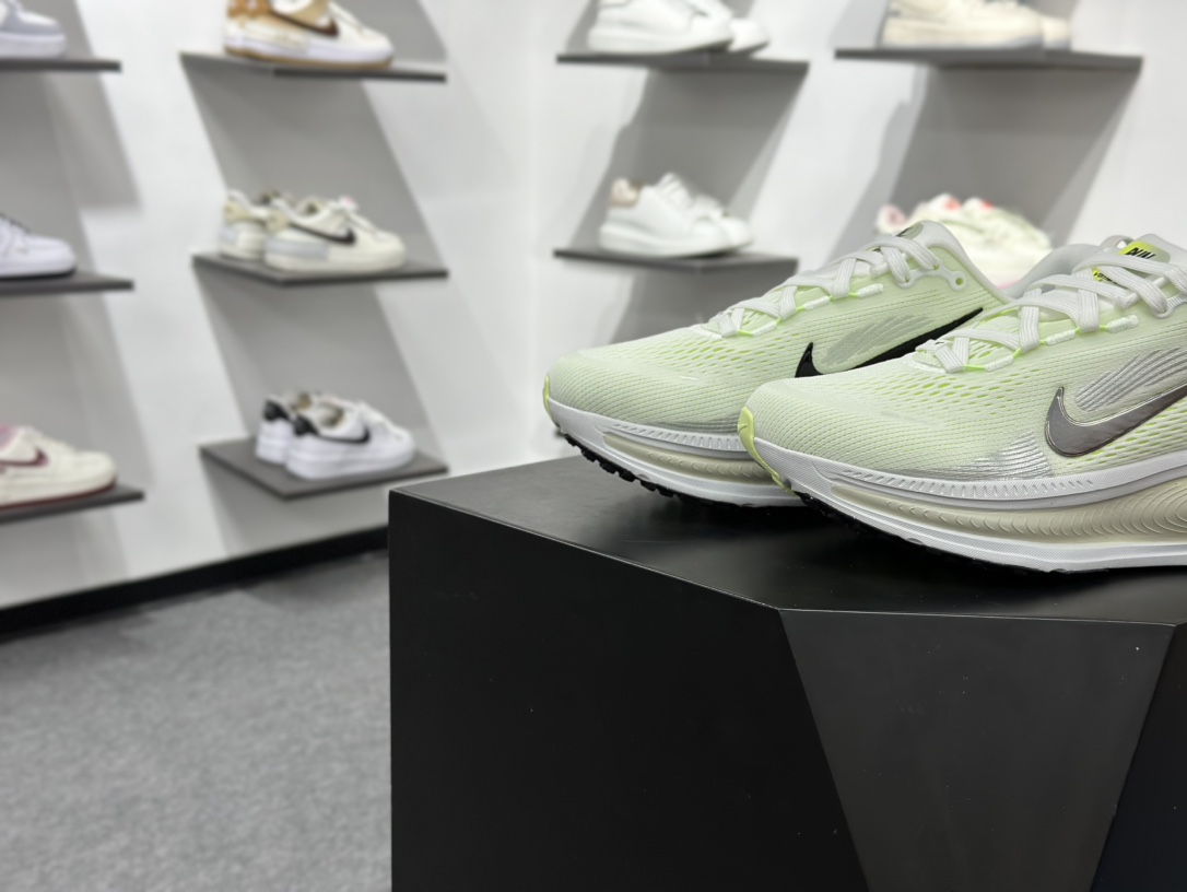 180 Nike Air Zoom Vomero Plus 全新科技提前原鞋开发 运动跑鞋 HM6804-107-Chinese UA Cheap High Quatity Brand Clothes Bags handbags Sneakers wholesale wholesaler seller from China Factory suppliers Fashion Clothing Shoes best Quality Beautiful Price 180 Nike Air Zoom Vomero Plus 全新科技提前原鞋开发 运动跑鞋 HM6804-107