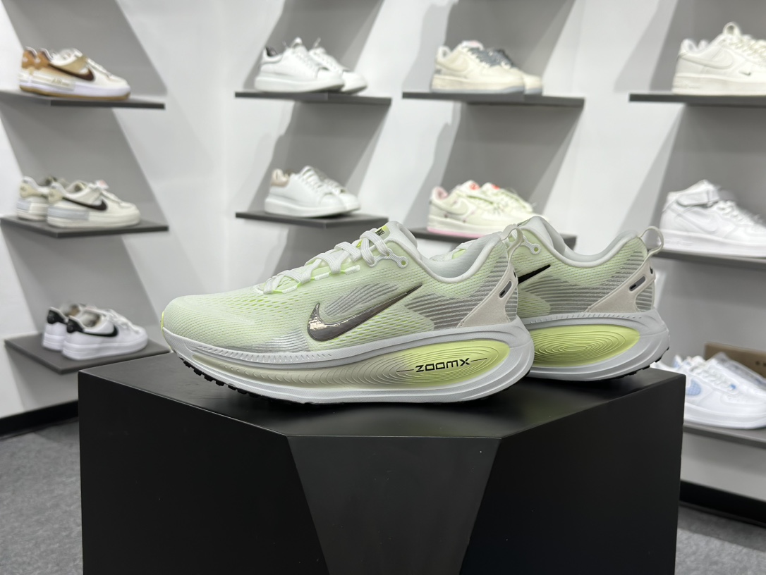 180 Nike Air Zoom Vomero Plus 全新科技提前原鞋开发 运动跑鞋 HM6804-107-Chinese UA Cheap High Quatity Brand Clothes Bags handbags Sneakers wholesale wholesaler seller from China Factory suppliers Fashion Clothing Shoes best Quality Beautiful Price 180 Nike Air Zoom Vomero Plus 全新科技提前原鞋开发 运动跑鞋 HM6804-107