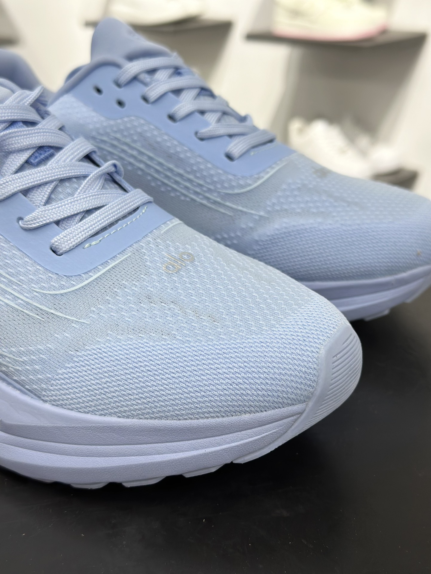 180 ALO alo yoga Alo Runner 蓝色 舒适百搭透气低帮跑步鞋