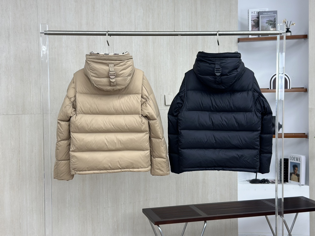 Burberry Detachable Sleeve Hooded Down Jacket | Vintage Check Lining | Unisex 5 i1759236061 3070 1