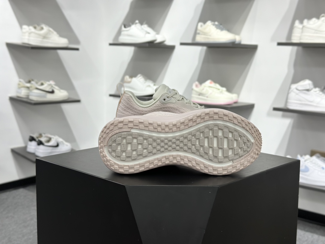 180 Nike VOMERO PLUS RUN 耐克 舒适减震防滑 低帮跑步鞋 HV8154-603