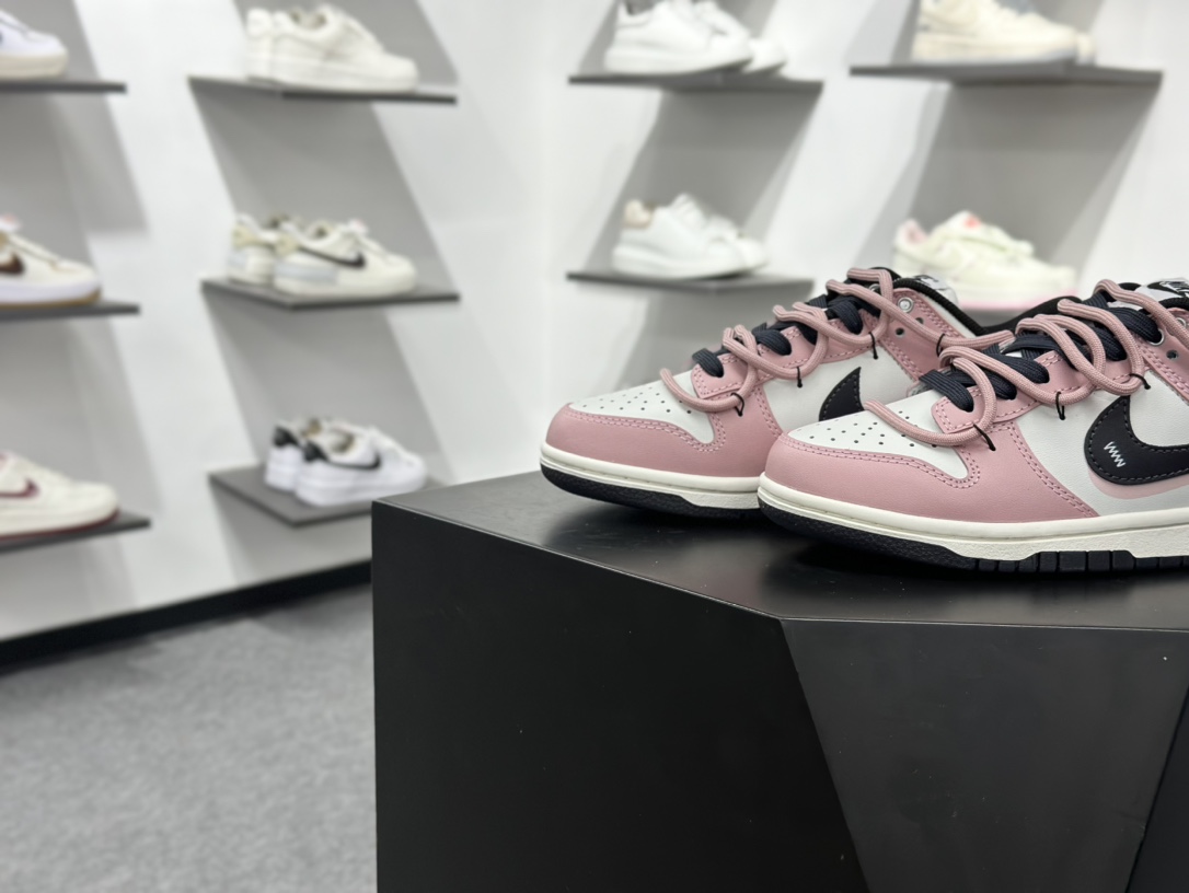 280 Nike SB Dunk Low 情人节黑粉 解构绑带 PB0510-055