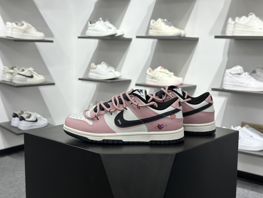 280 Nike SB Dunk Low 情人节黑粉 解构绑带 PB0510-055